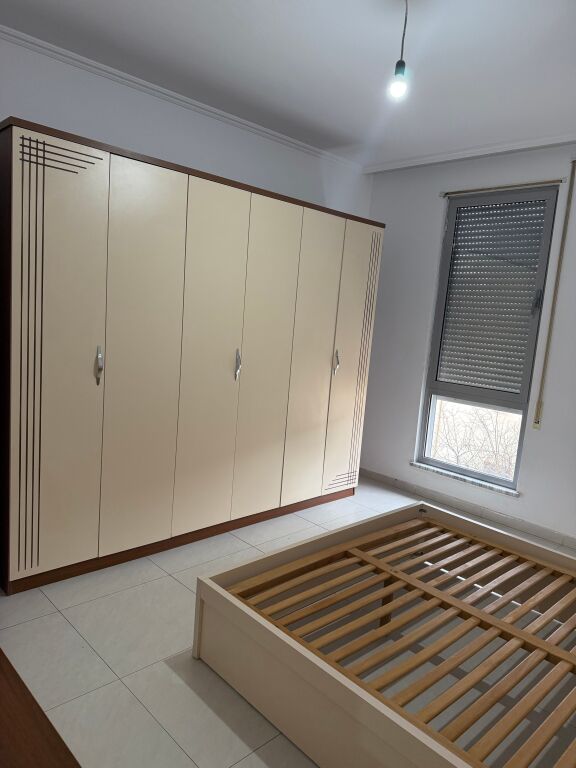 Apartament me qira 1+1 te Komuna e Parisit!