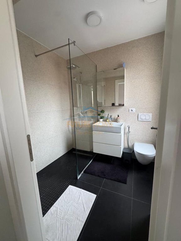 SHES APARTAMENT 3+1+2+GARDEROBE, 21 DHJETORI