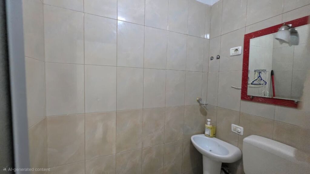 Dyqan me Qira – 100 m², Rruga Fiqirete Musta, Vlorë