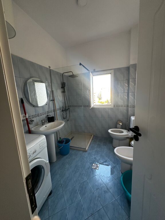 ‼️Apartament 2+1 me Qira – Rruga e Çipajve, Vlorë