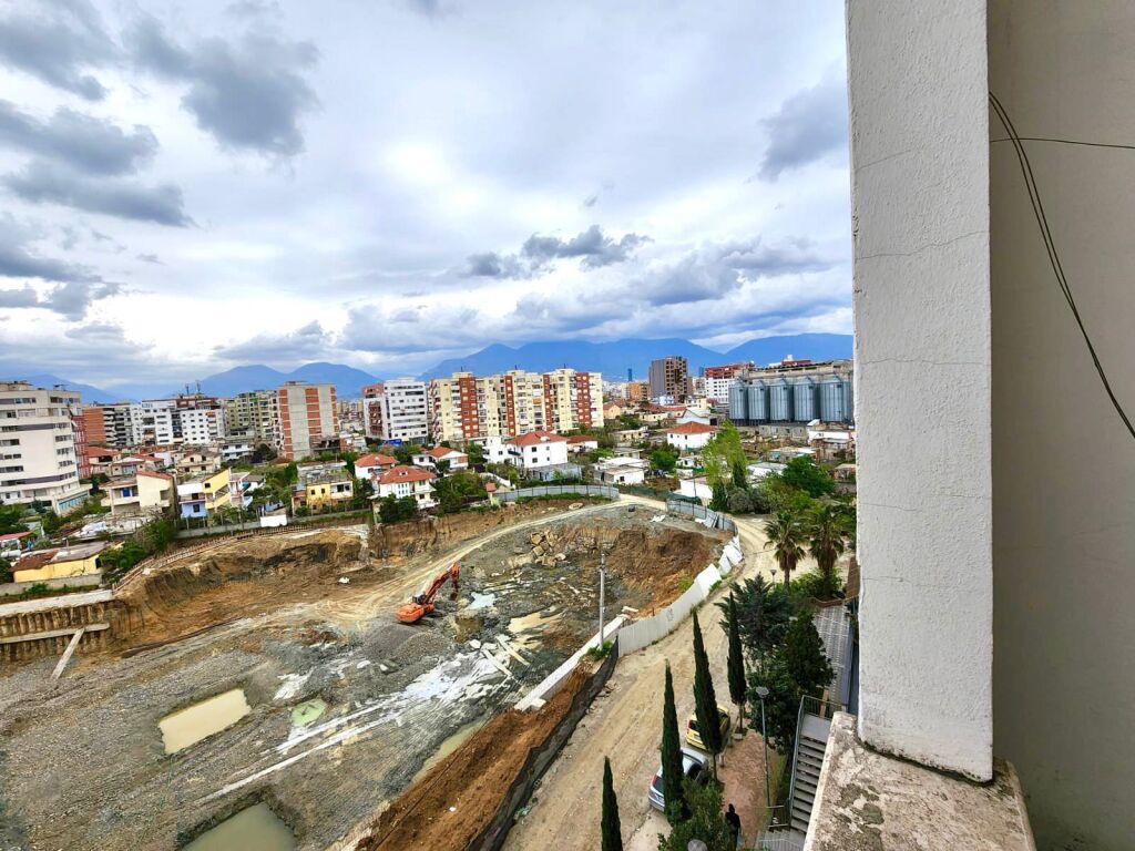 Appartamento Nuovo 2+1 (Yzberisht – vicino Ospedale Americano 3) | Palazzo Nuovo con Ascensore | Completamente Arredato | Ampio Balcone | Cucina Nuova