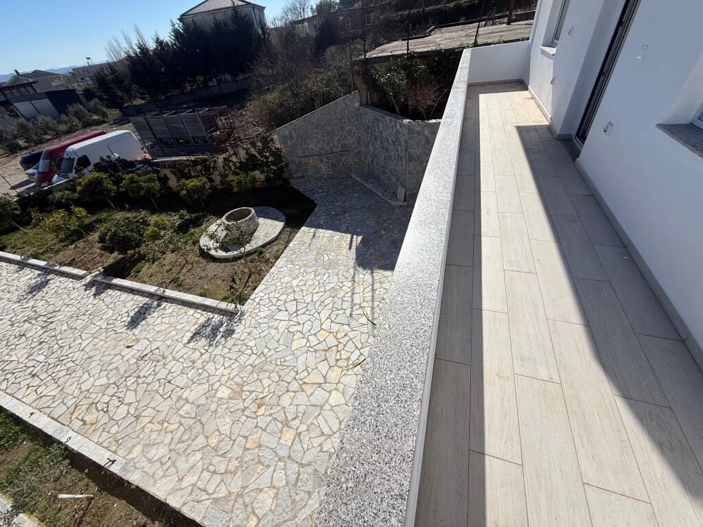 Kat vile me qera prane qendres spitalle