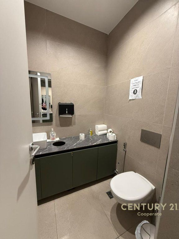 UFFICIO IN AFFITTO A DELIJORGJI