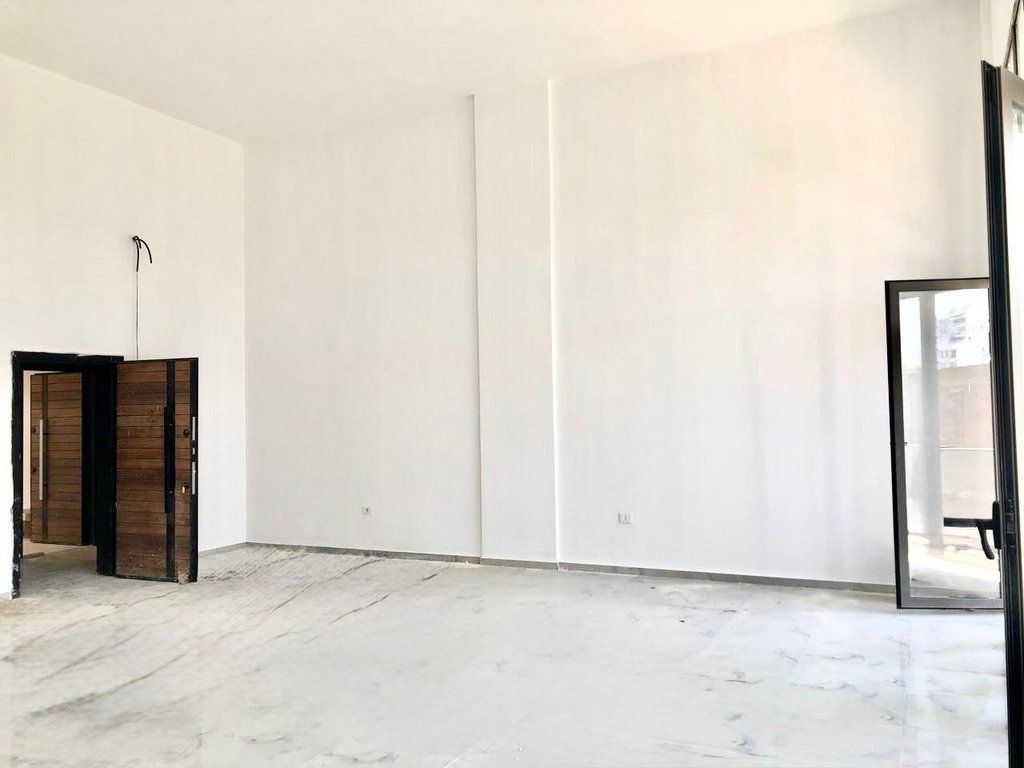 SHITET AMBIENT KOMERCIAL NE FRESK