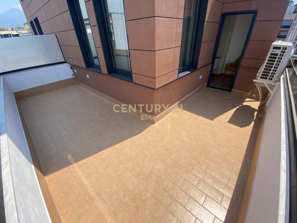 Apartment with parking for rent on Barrikadave Street.