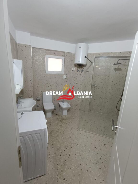 Ambient zyre bosh me qera ne rrugen Lidhja e Prizrenit te Garda, Tirane (ID 42215485)