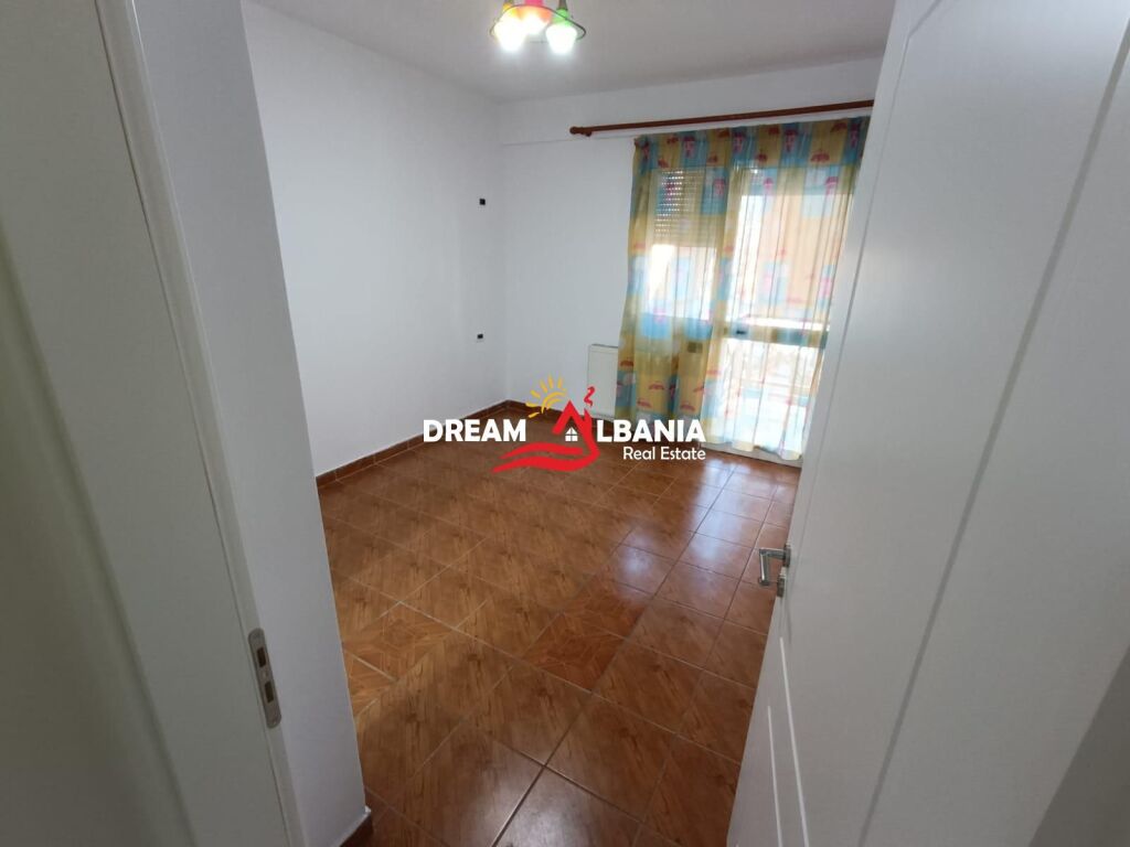 Ambient zyre bosh me qera ne rrugen Lidhja e Prizrenit te Garda, Tirane (ID 42215485)