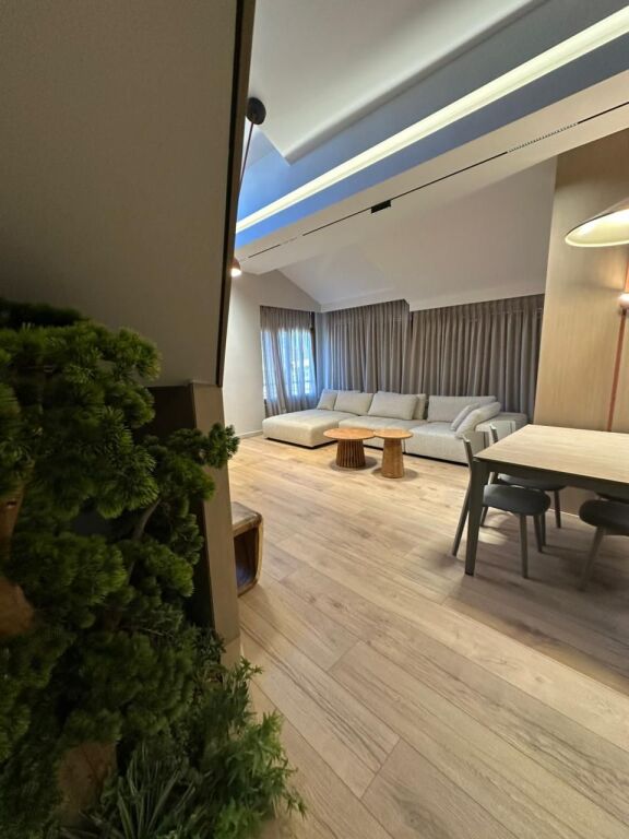 IN AFFITTO | DUPLEX DI LUSSO 3+1+2 + POSTO AUTO KODRA E DIELLIT