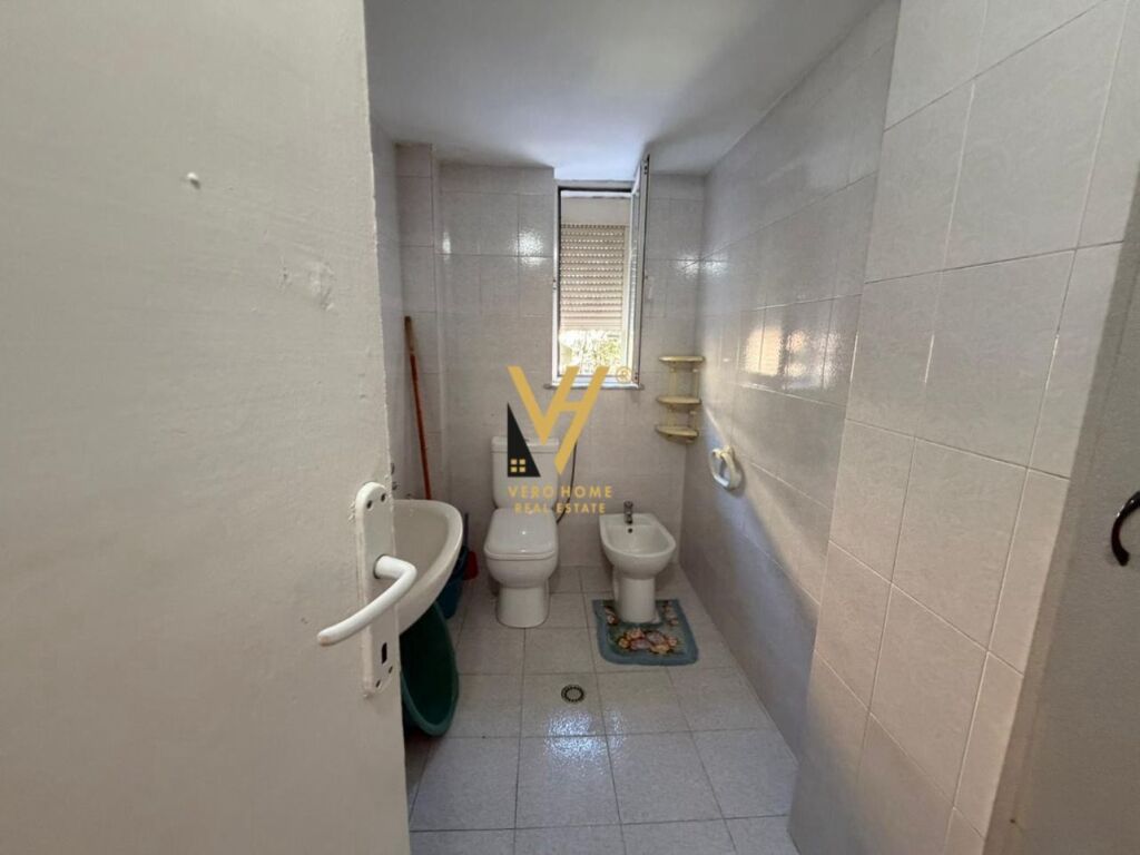 AFFITTASI APPARTAMENTO 2+1 IN AFFITTO A 21 DICEMBRE 50.000 LEKE