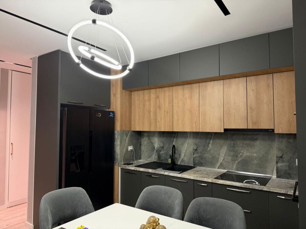 Apartament 2+1 me qira tek Ish Parku prane Kontaktit