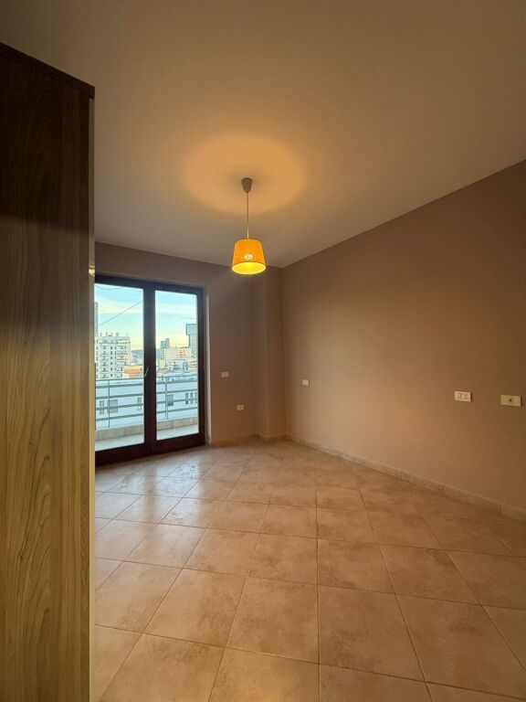 Apartament 3+1+2 për Qera – Bulevardi i Ri / Stacioni i Trenit