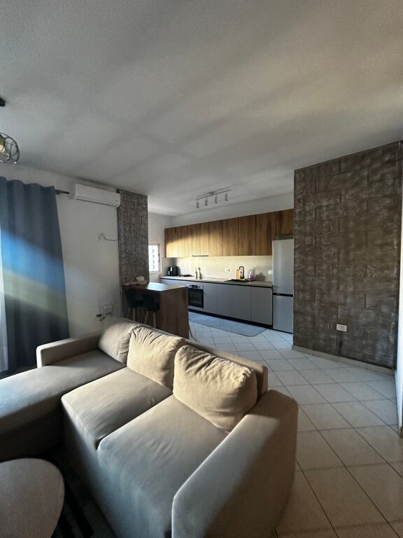 ‼️Apartament 2+1 me Qira – Rruga e Çipajve, Vlorë