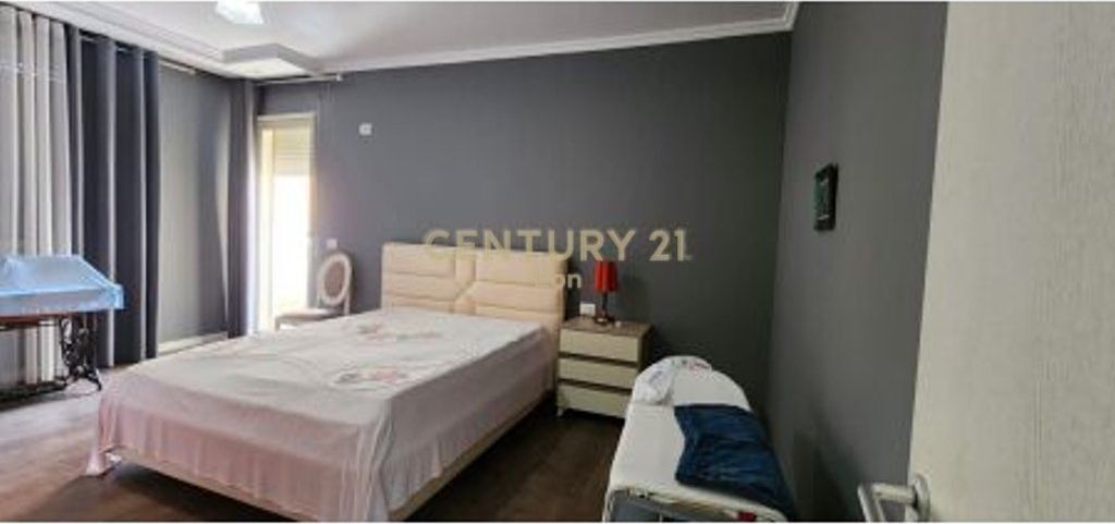 SHITET APARTAMENT 2+1 TE RRUGA E RE E PORTIT