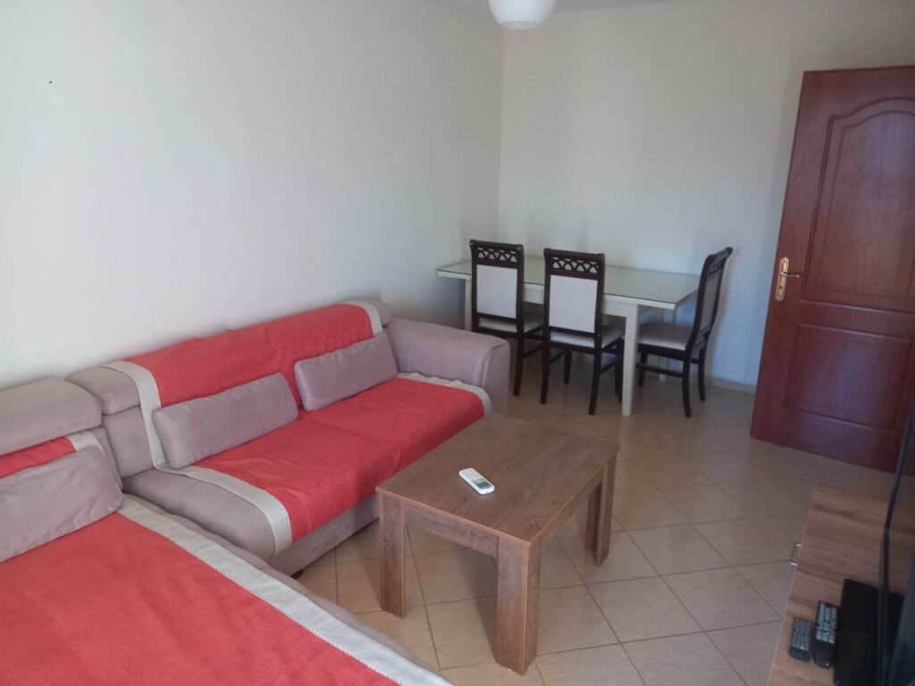 Selite, near AKU, 1+1 for rent 42,000 leke