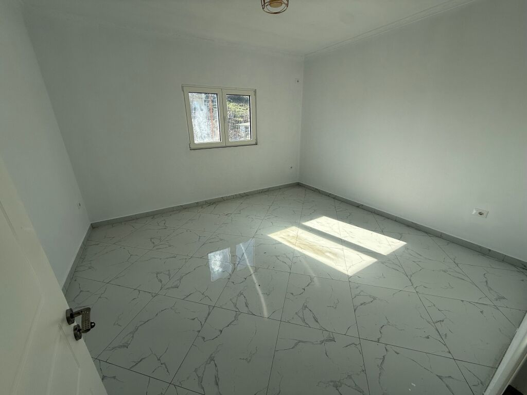 Kat vile me qera prane qendres spitalle