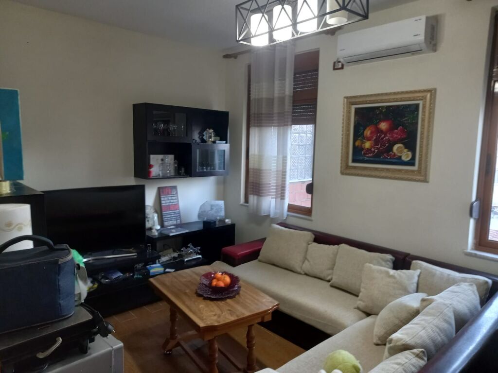 Selite,  at AKU 1+1 for rent 36,000 leke  