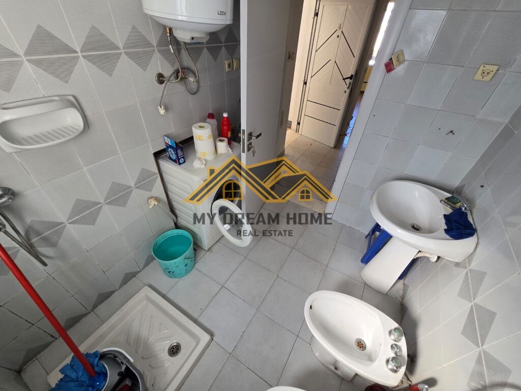 SHITET APARTAMENT 2+1 NE QENDER DURRES!