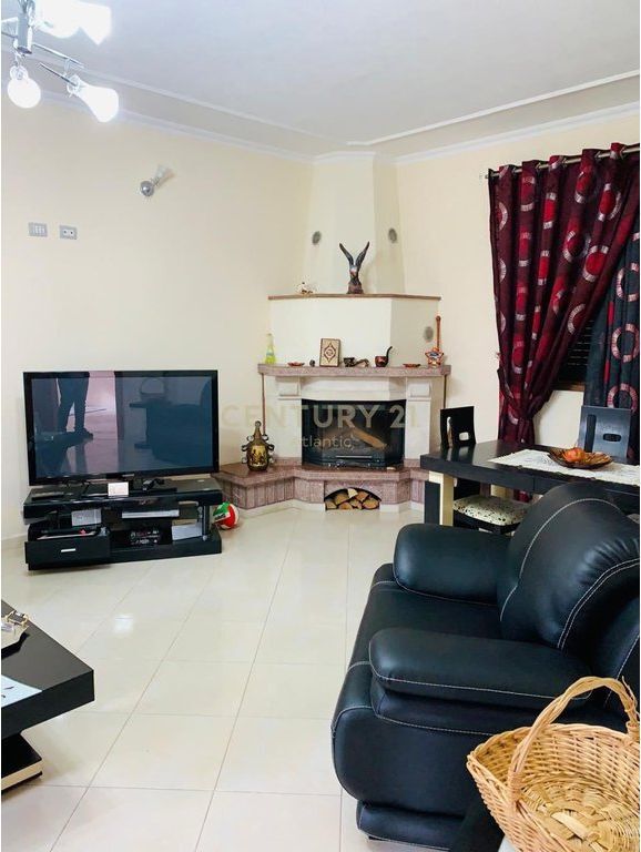 Vile 2-kateshe me qera, ne Porto Romano