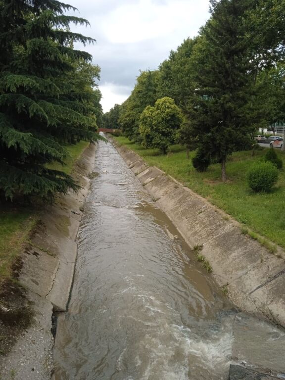 Shitet apartament 2+1+depo 73 m2 buze Bulevardit "Bajram Curri" me pamje nga "Lana"