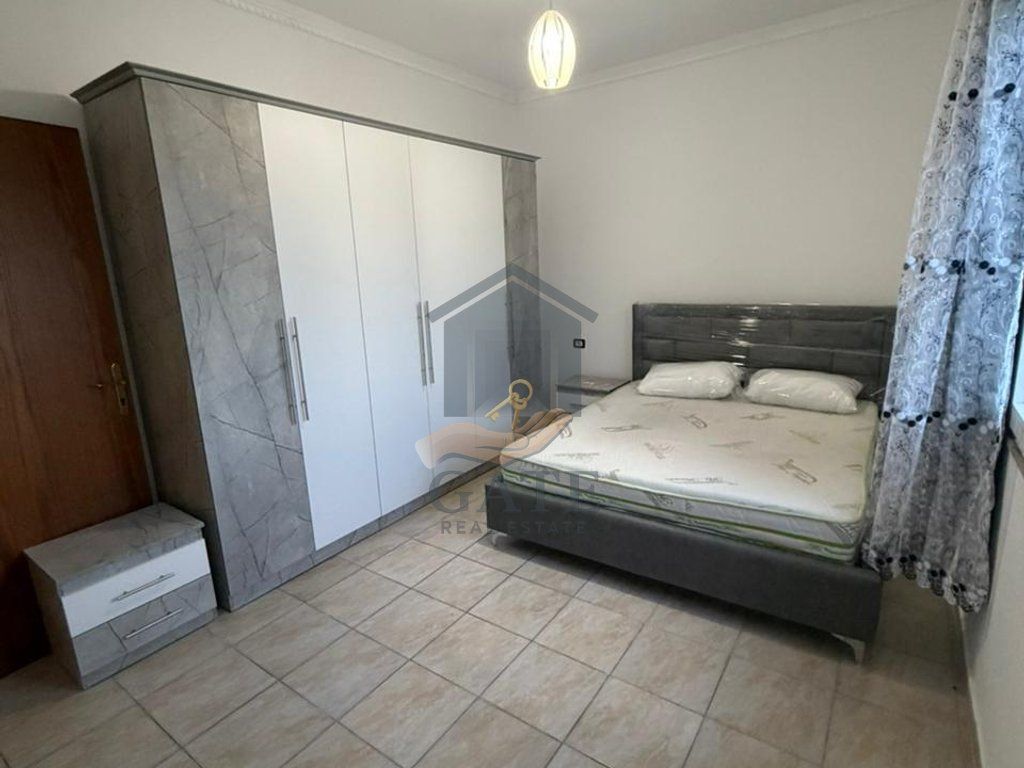 Jepet me qira apartament elegant 2+1 në zonën shumë të kërkuar pranë ish-URT Durres.