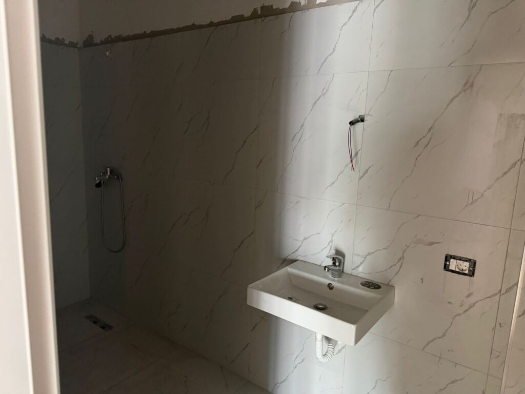 APARTAMENT 2+1+2 PËR SHITJE NË SAUK TË VJETËR TEK REZIDENCA "PORTA TIRANA E RE"!
