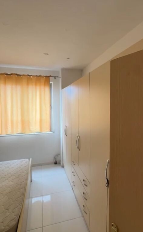 Kamëz, jepet me qera apartament 2+1!