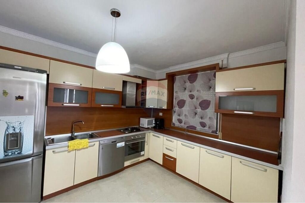 Apartment - For Rent - Zoological Garden, Tirana
