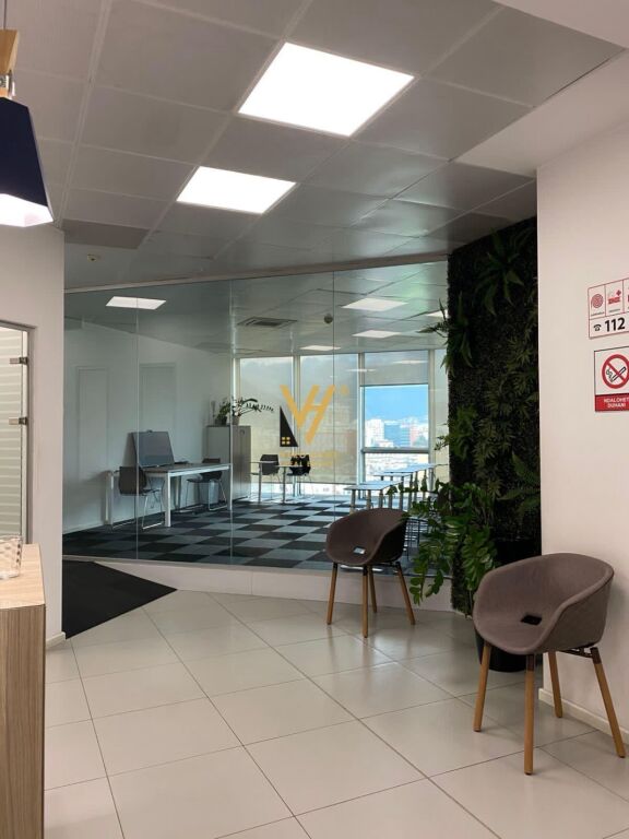 JEPET AMBIENT BIZNESI 770 M2 ME QIRA TE ZOGU I ZI 17.800 EURO