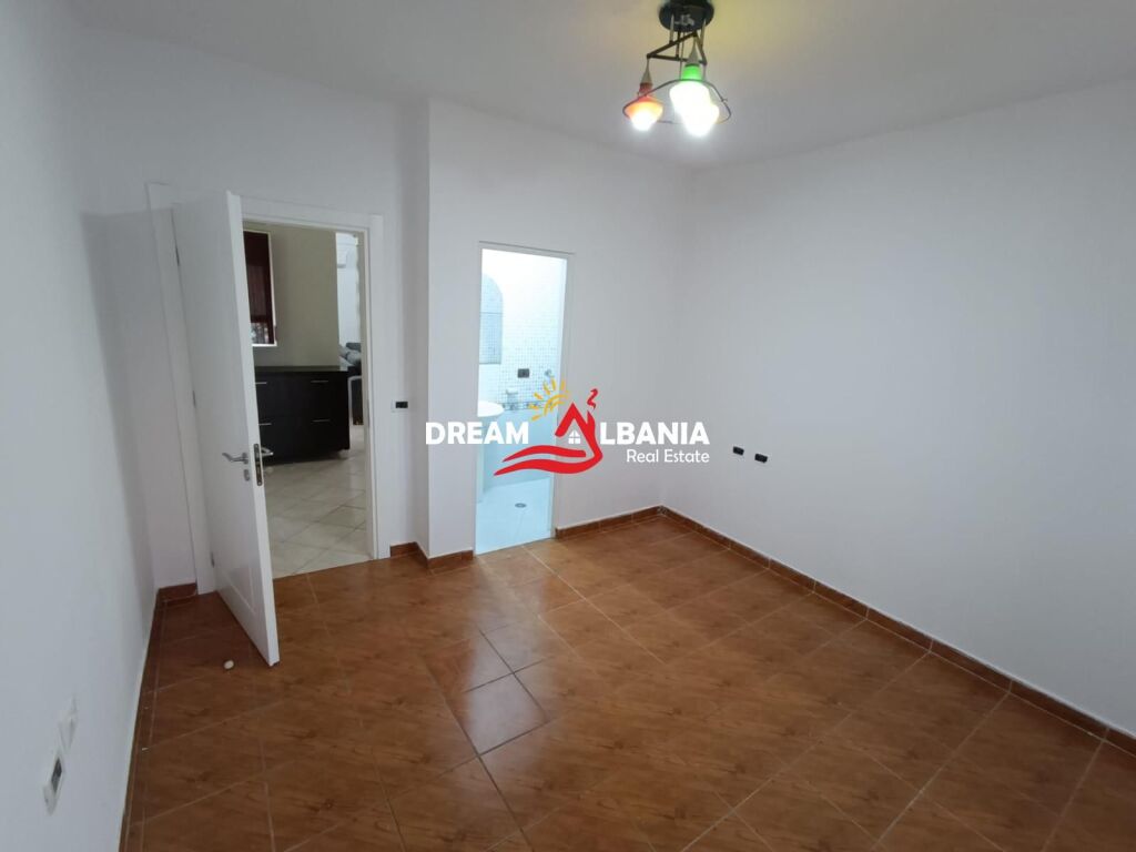 Ambient zyre bosh me qera ne rrugen Lidhja e Prizrenit te Garda, Tirane (ID 42215485)