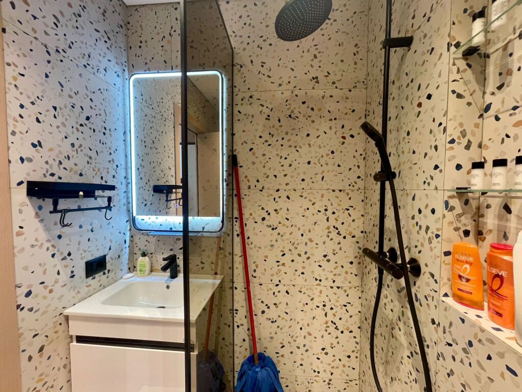 Shitet apartament - Myslym Shyr