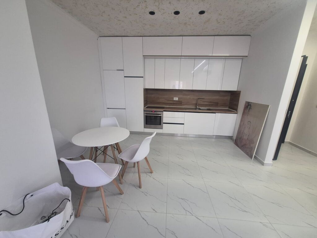 AFFITTASI APPARTAMENTO 1+1 IN VIA DIBRA