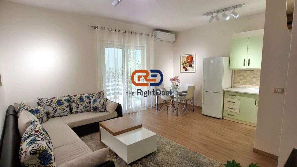 Tek Liqeni I Thate, Jepet Me Qira Apartament 2+1+Post Parkimi, I Mobiluar !!