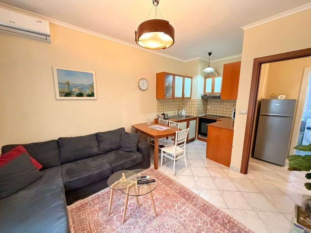 Apartament me qera 1+1 Komuna e Parisit