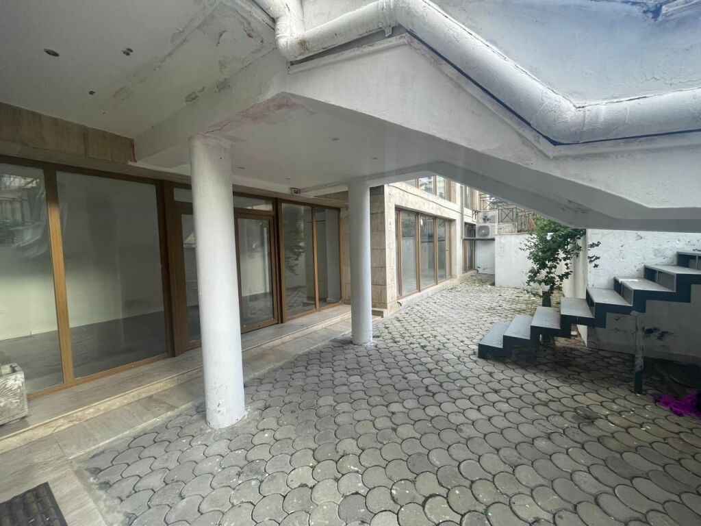 LOCALE IN AFFITTO PAZARI I RI