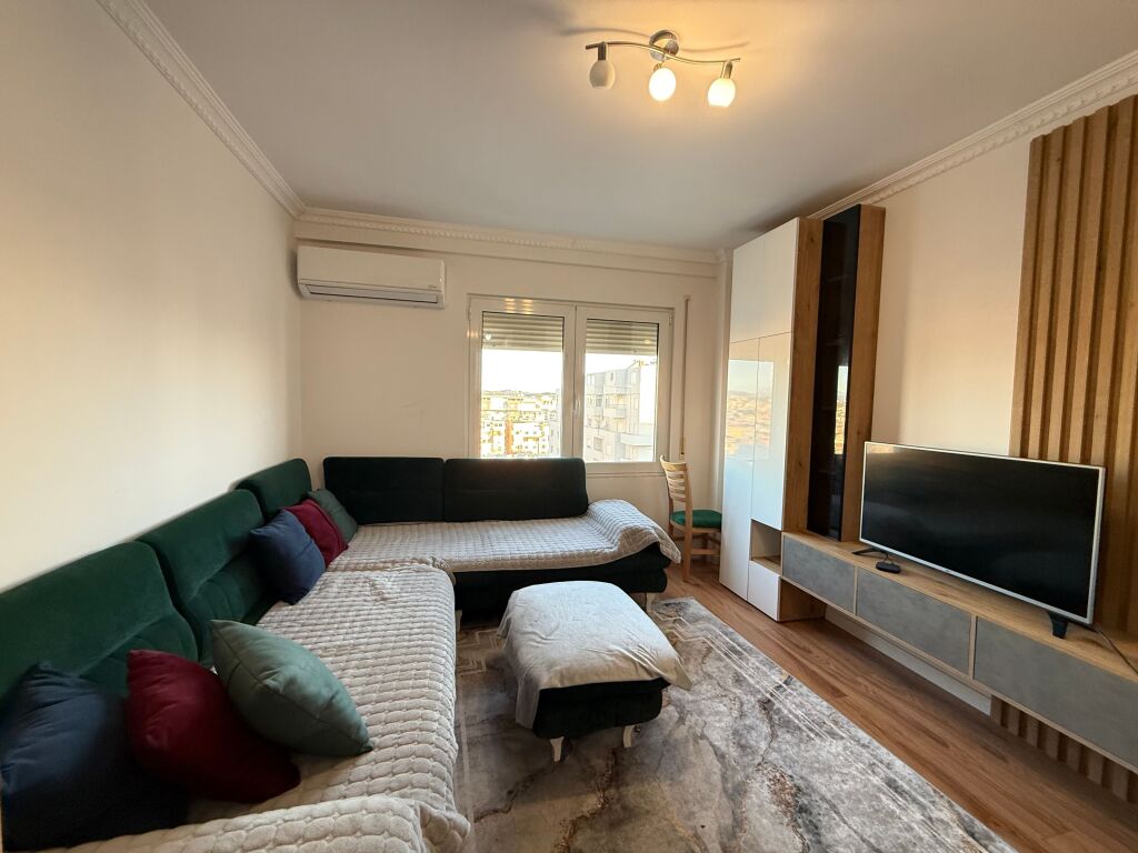 Shitet Apartament 2+1 tek rrota e kuqe ne durres