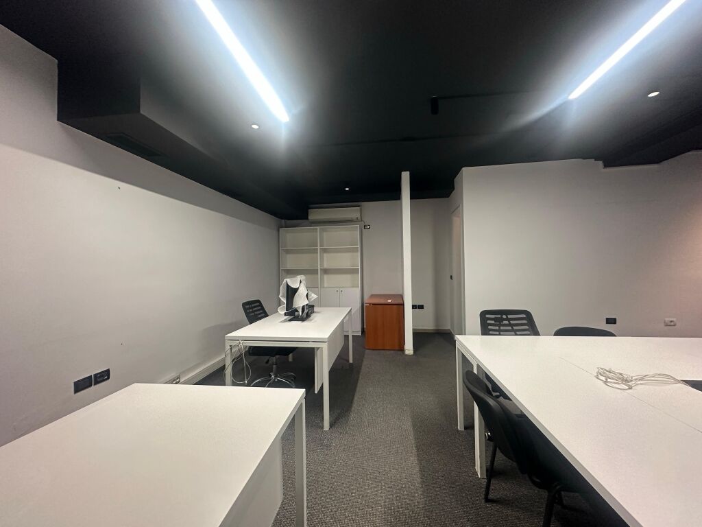 Office Apartment Open Space for Rent in Pazari I Ri