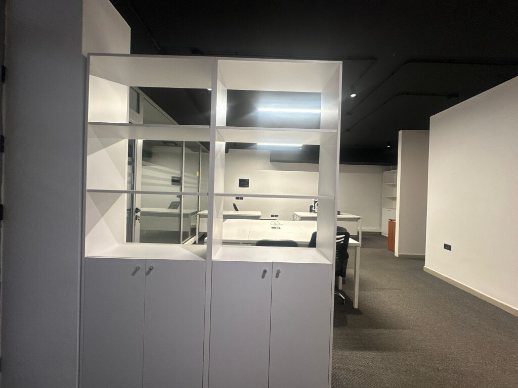 Office Apartment Open Space for Rent in Pazari I Ri