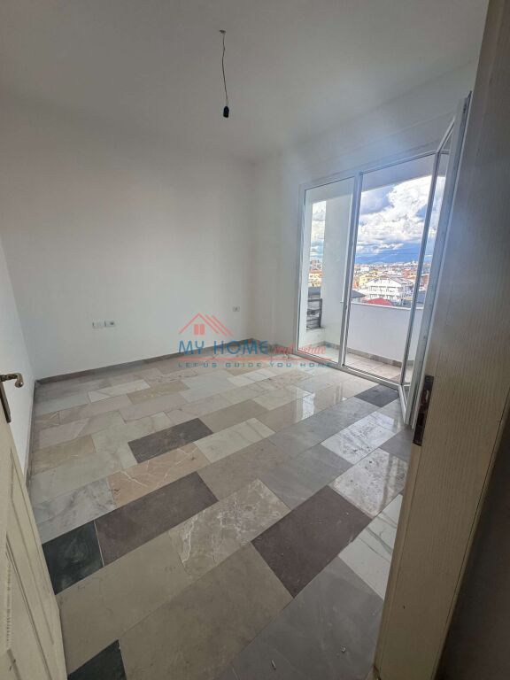 Apartament 2+1 ne Shitje tek Pallatet e Verdha