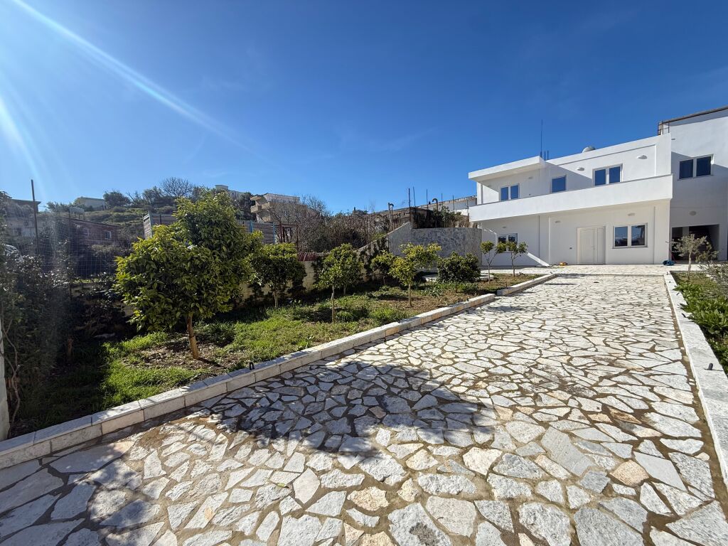 Kat vile me qera prane qendres spitalle