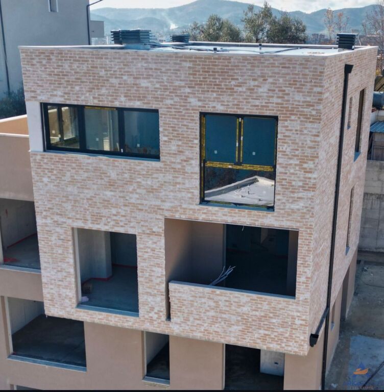 SHITET DUBLEX 124M2 "FARKE" 190.000 EURO