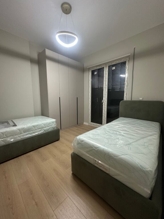 Apartament 2+1+2, Rr. 5 Maji