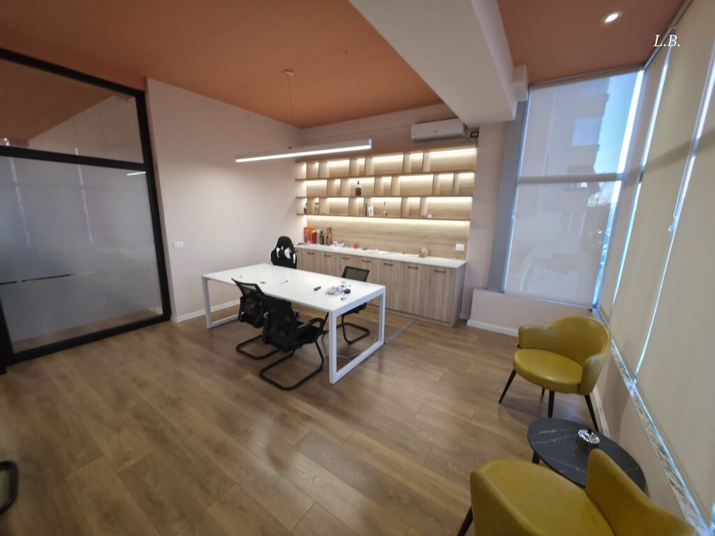 🏢 Office for Rent 220 m²