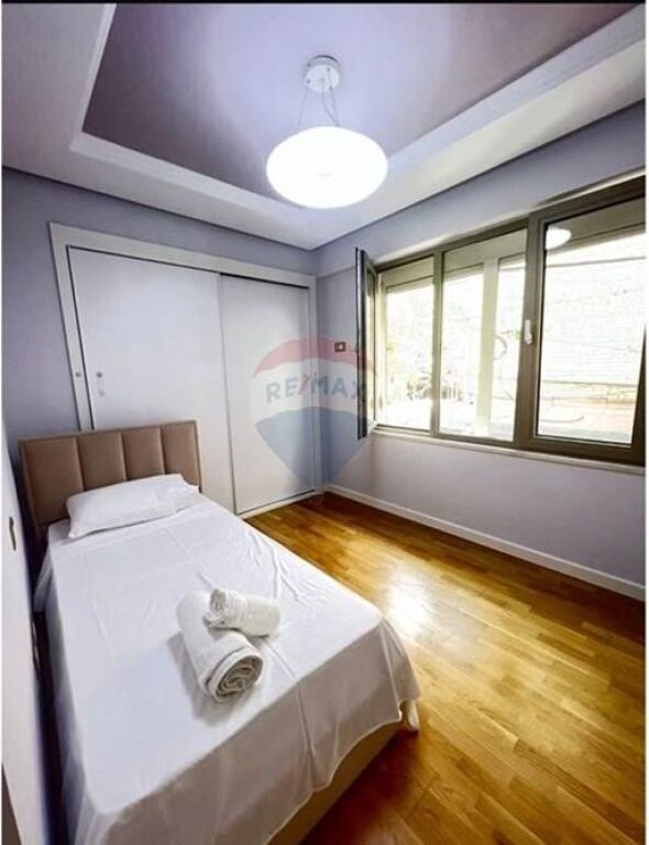 Apartament 2+1 per qira prane Qendres