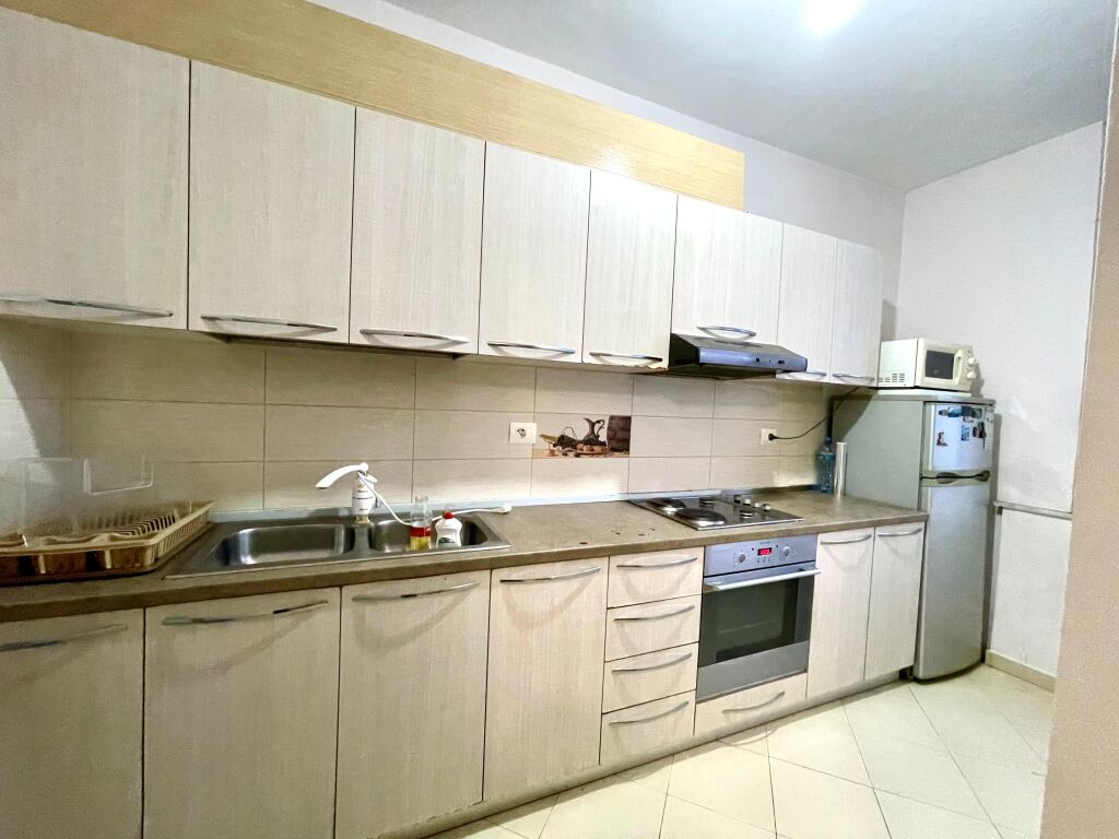 Apartament me qera 2+1+2