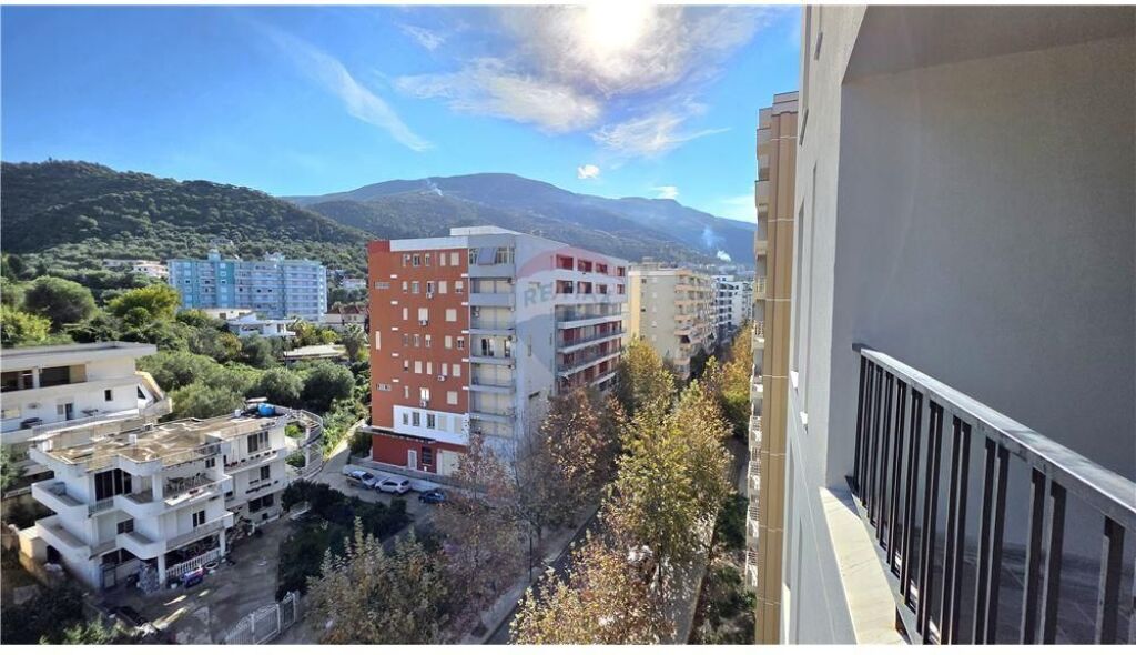 APARTMENT 2+1+2 + GARAGE FOR SALE – LUNGOMARE