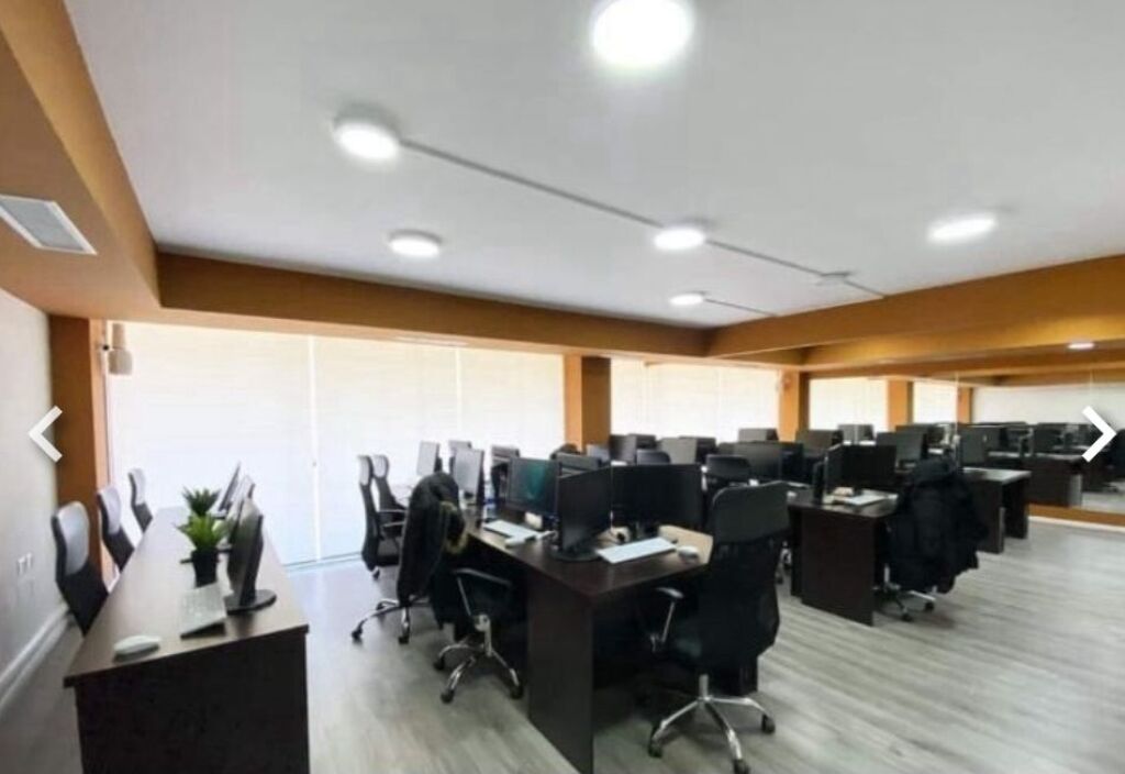 AMBJENT ME QERA - RR. SAMI FRASHERI, PERBALLE SHKOLLES PETRO NINI, BUZE RRUGE KRYESORE,