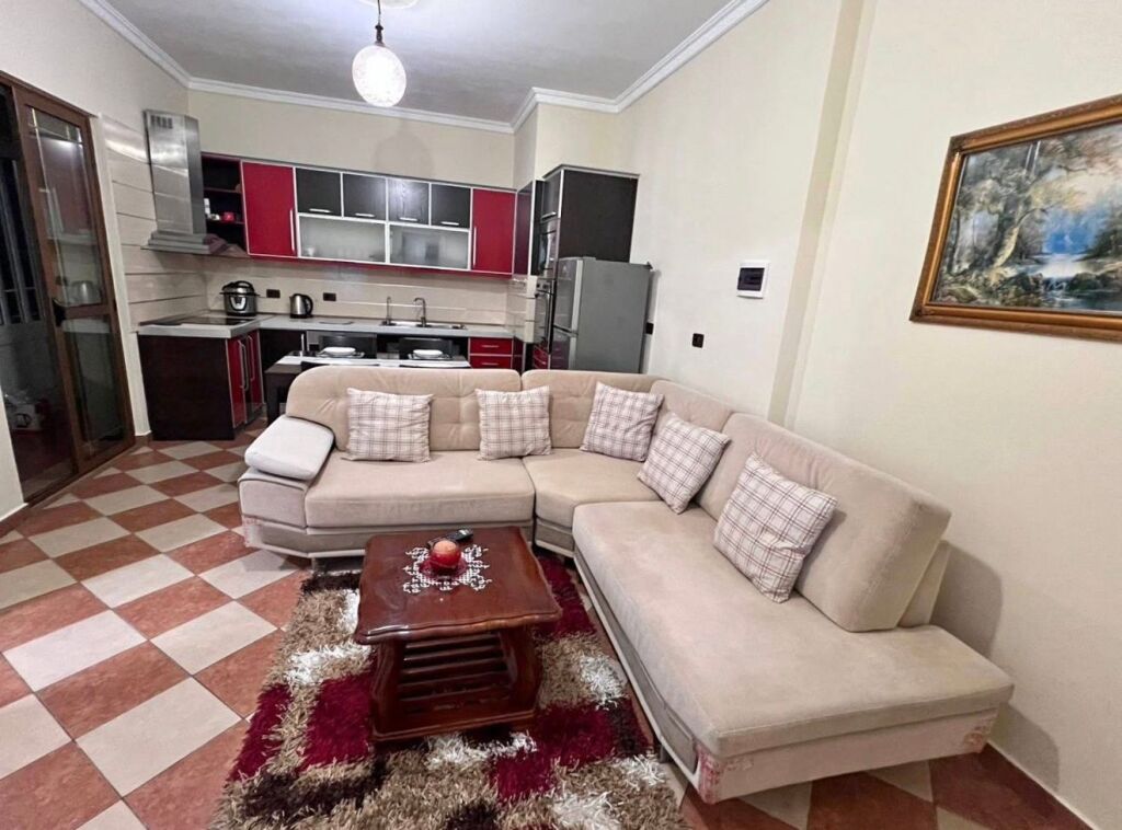 Apartament pranë stadiumit në Durrës