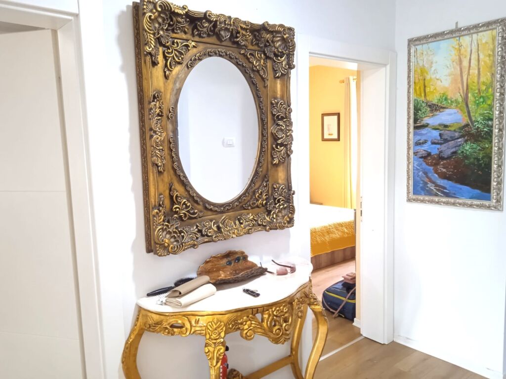 Shitet apartament 2+1+depo 73 m2 buze Bulevardit "Bajram Curri" me pamje nga "Lana"