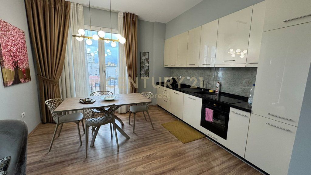 APARTMENT 2+1+2 NEAR PHARMACY 10