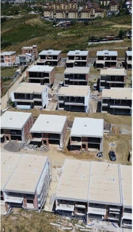 Twin Villa for sale at Lake Farka